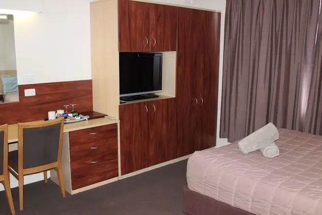 Standard Oda, Sigara İçilmez (STD Queen Room)