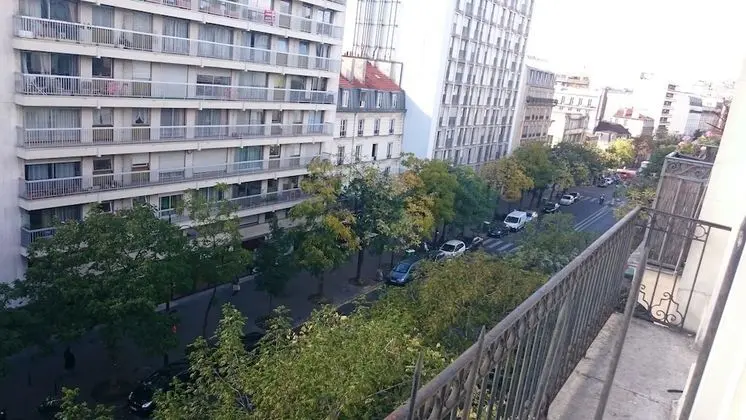Üç Kişilik Oda