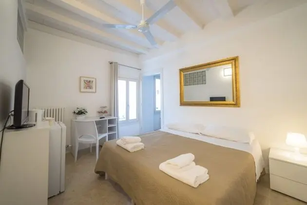 Basic Tek Büyük Yataklı Oda