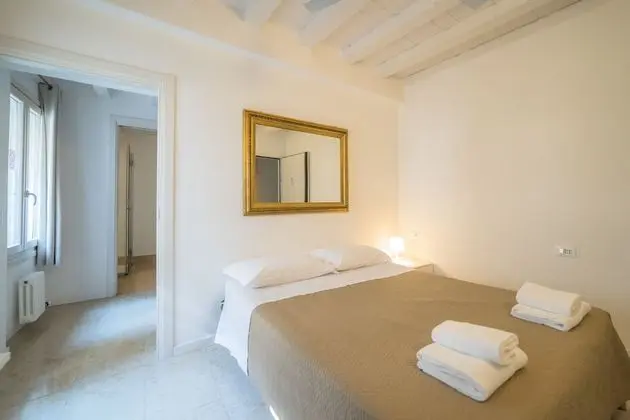 Basic Tek Büyük Yataklı Oda