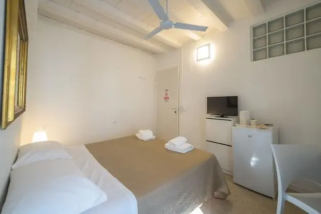 Basic Tek Büyük Yataklı Oda