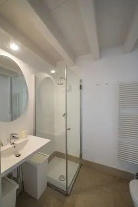 Basic Tek Büyük Yataklı Oda