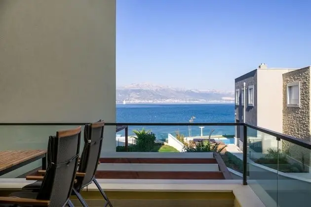 Apart Daire, 2 Yatak Odası, Balkon, Denize Sıfır (No pool access)