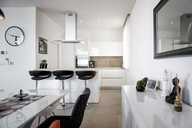 Apart Daire, 2 Yatak Odası, Balkon, Denize Sıfır (No pool access)