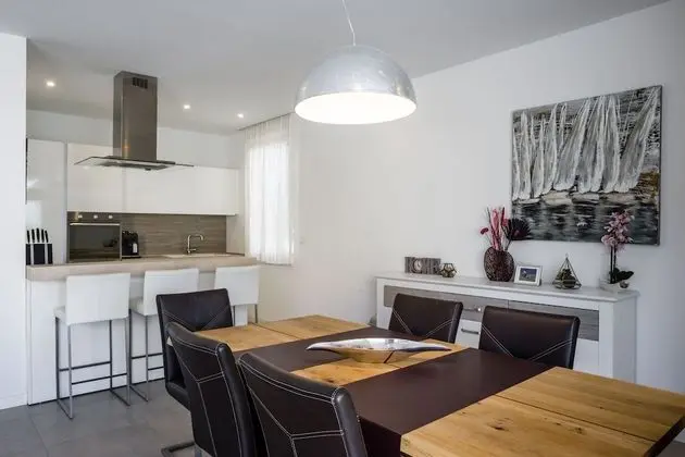 Apart Daire, 2 Yatak Odası, Kişiye Özel Havuzlu, Denize Sıfır