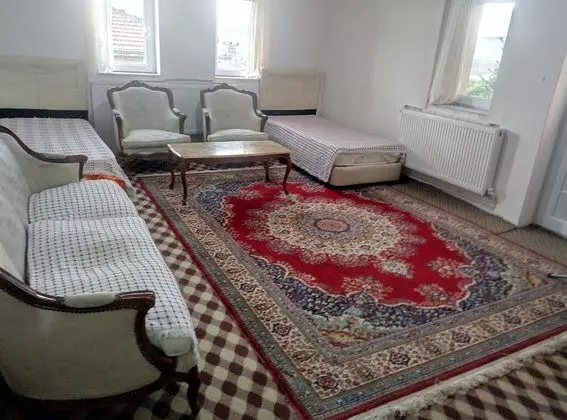 Daire, Bahçe Manzaralı, Balkonlu