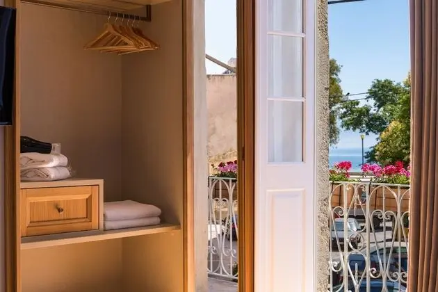 Premium Tek Büyük Yataklı Oda