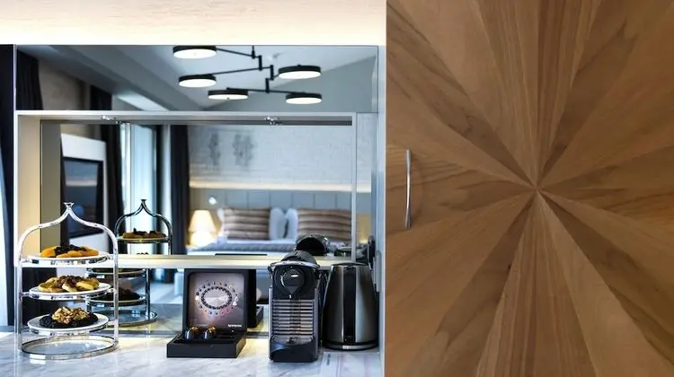 Çatı Katı Süiti (Penthouse), Jakuzi, Kısmi Deniz Manzaralı