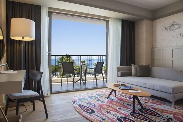 Deluxe Tek Büyük Yataklı Oda, Deniz Manzaralı