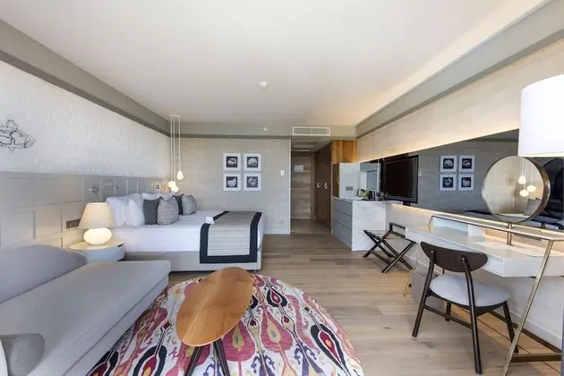 Deluxe Tek Büyük Yataklı Oda, Deniz Manzaralı