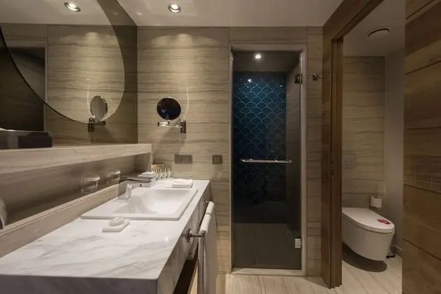 Deluxe Tek Büyük Yataklı Oda, Deniz Manzaralı