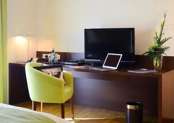 Business Tek Büyük Yataklı Oda