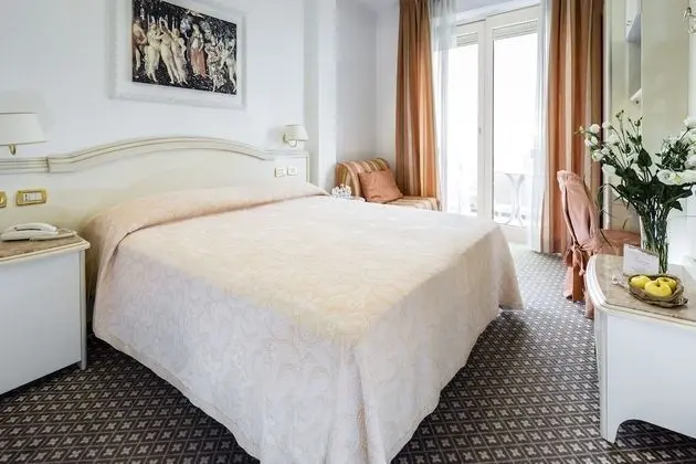 Comfort Tek Büyük veya İki Ayrı Yataklı Oda, Balkon