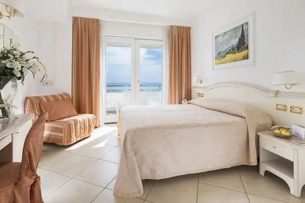 Superior Üç Kişilik Oda, Balkon, Deniz Manzaralı