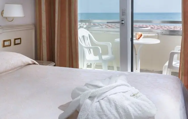 Superior Üç Kişilik Oda, Balkon, Deniz Manzaralı