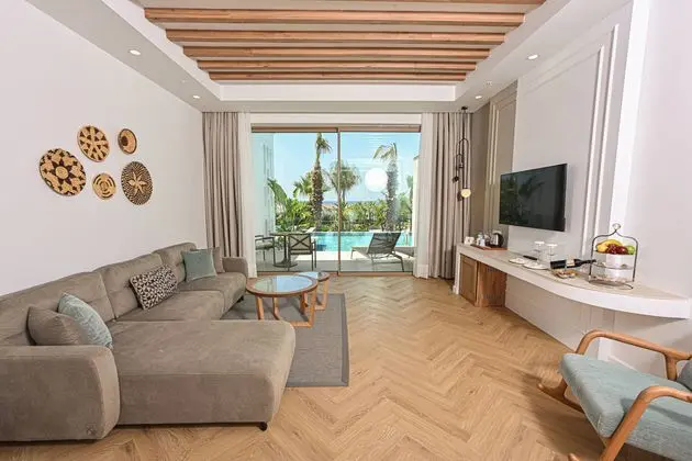https://images.etstur.com/imgproxy/resize/2560x1440/files/images/hotelImages/etsrooms/137/Acapulco_Resort_Convention_Spa_20240905172527_1.jpg