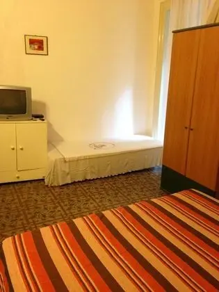 Üç Kişilik Oda