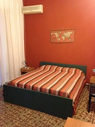 Üç Kişilik Oda