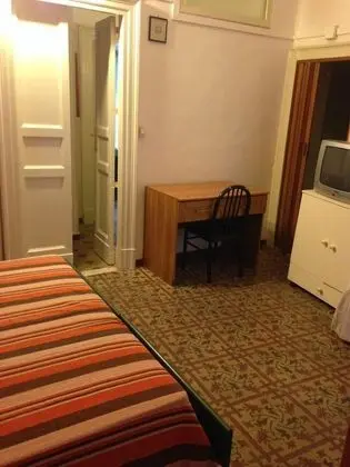 Üç Kişilik Oda
