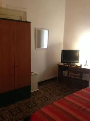 Üç Kişilik Oda