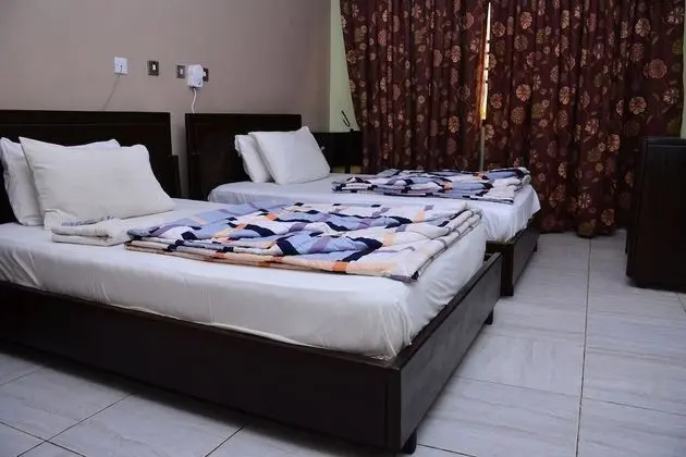 Standard Tek Büyük Yataklı Oda