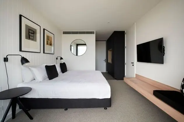 Signature Suite