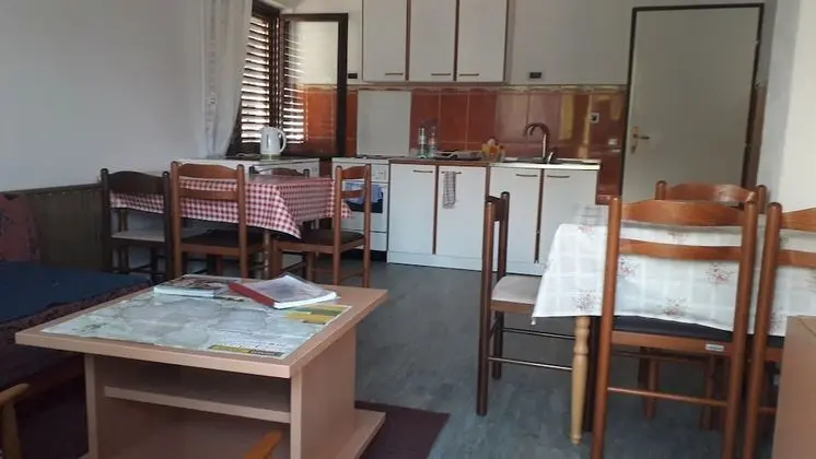 Basic İki Ayrı Yataklı Oda, Ortak Banyo (2)