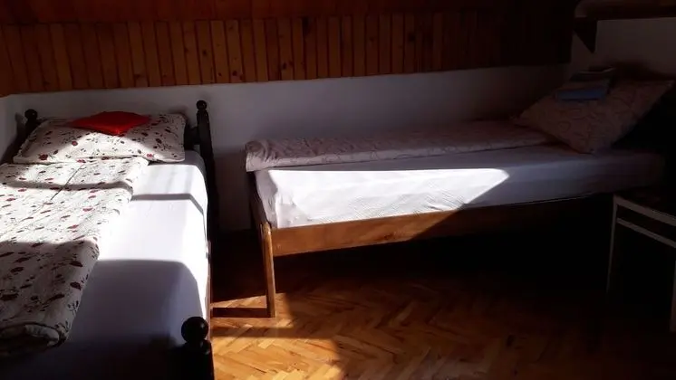 Comfort Tek Büyük Yataklı Oda, 1 Büyük (Queen) Boy Yatak ve Çekyat, Ortak Banyo (5)