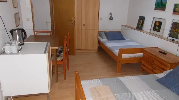 Standard Üç Kişilik Oda, Ortak Banyo