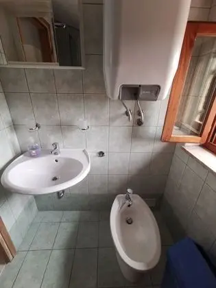 Standard Üç Kişilik Oda, Ortak Banyo
