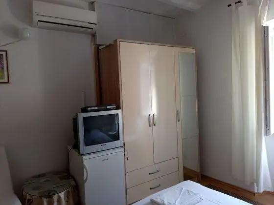 Tek Büyük Yataklı Oda