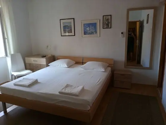 Tek Büyük Yataklı Oda