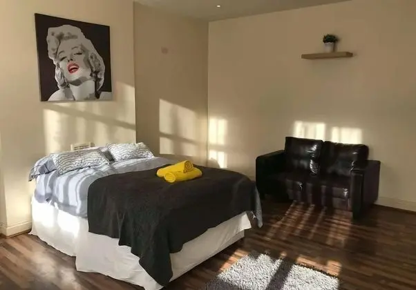 Classic Tek Büyük Yataklı Oda