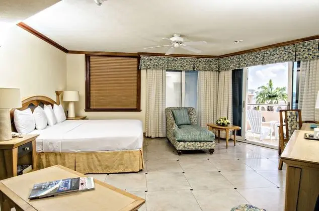 Deluxe Suite, 1 King Bed w/ Sofa Bed, Jetted Tub, Ocean View