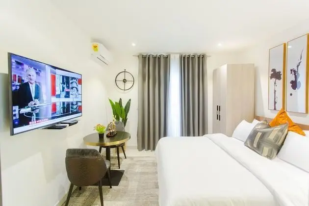 Studio Apartment