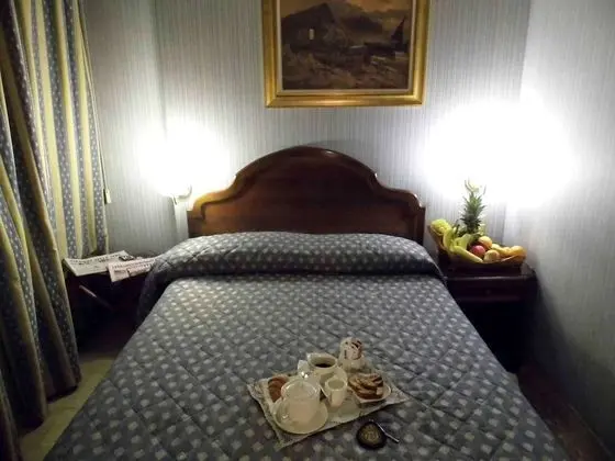 Economy Tek Büyük Yataklı Oda (1 French Bed)