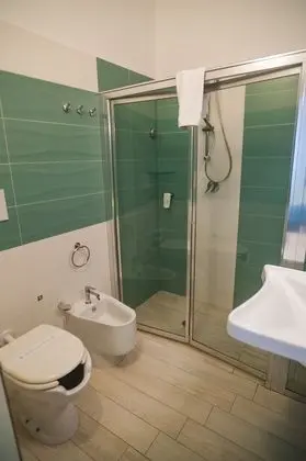 Basic Üç Kişilik Oda