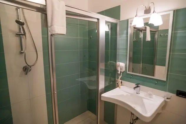 Basic Üç Kişilik Oda