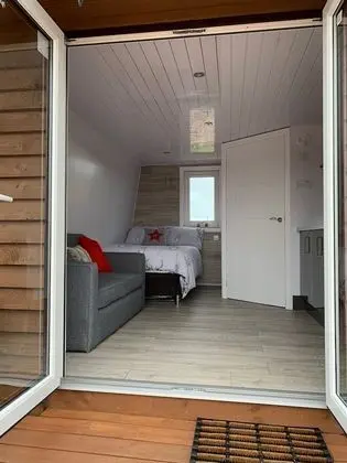 Kulübe (The Cabin)