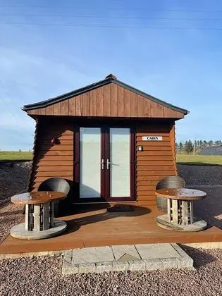 Kulübe (The Cabin)