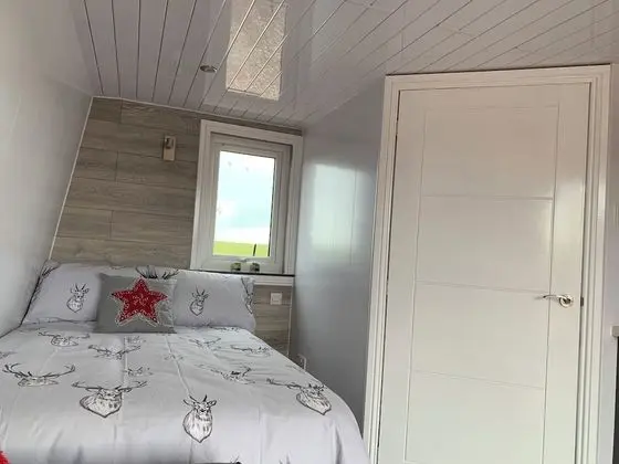 Kulübe (The Cabin)