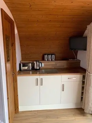 Kulübe (The Pod)