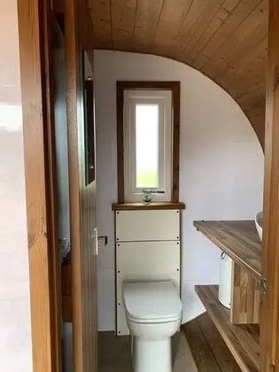 Kulübe (The Pod)