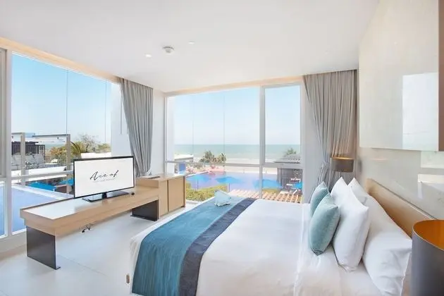 One-Bedroom Seaview Suite Private Pool