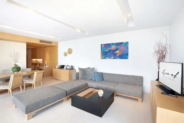 One-Bedroom Seaview Suite Private Pool