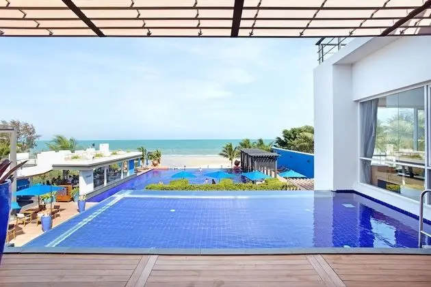 One-Bedroom Seaview Suite Private Pool