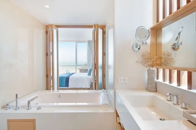 One-Bedroom Seaview Suite Private Pool