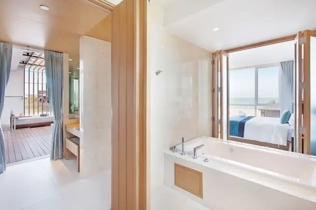 One-Bedroom Seaview Suite Private Pool