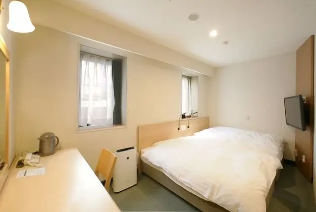 İki Ayrı Yataklı Oda, Sigara İçilmez