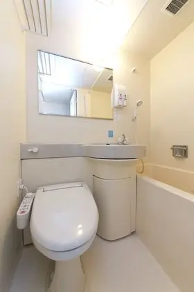 İki Ayrı Yataklı Oda, Sigara İçilmez